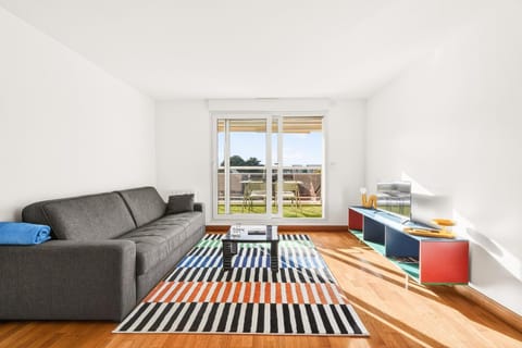 Communal lounge/ TV room, Living room