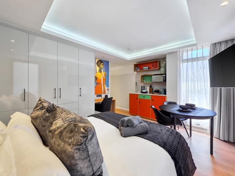 Kitchen or kitchenette, kitchen