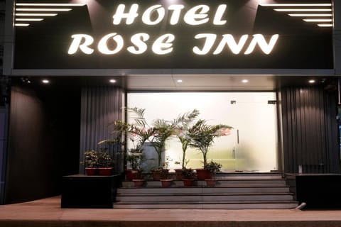 Facade/entrance, Text overlay