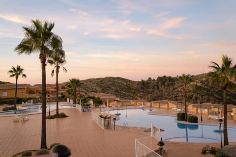 Balcony/Terrace, Swimming pool, Swimming pool