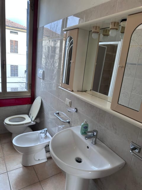 Shower, Bathroom, bidet, washing machine