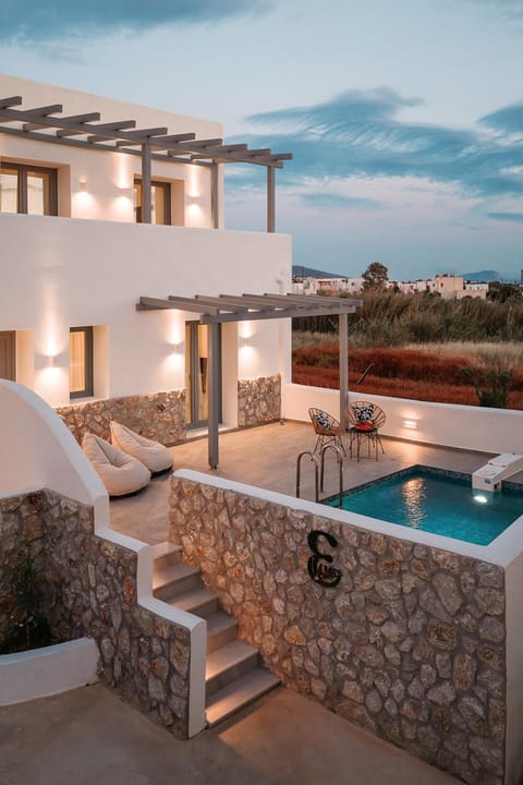 Patio, Natural landscape, View (from property/room), Balcony/Terrace, Pool view, Swimming pool
