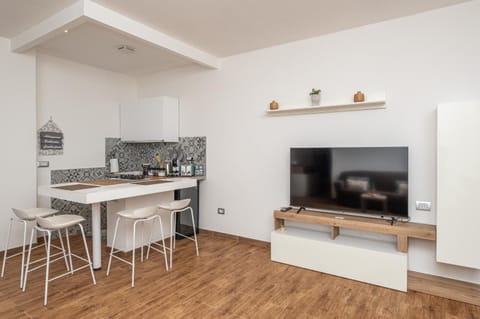 TV and multimedia, Living room, kitchen