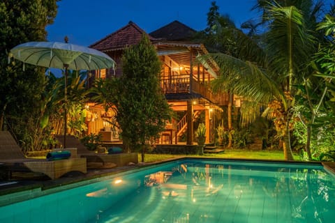 Property building, Swimming pool