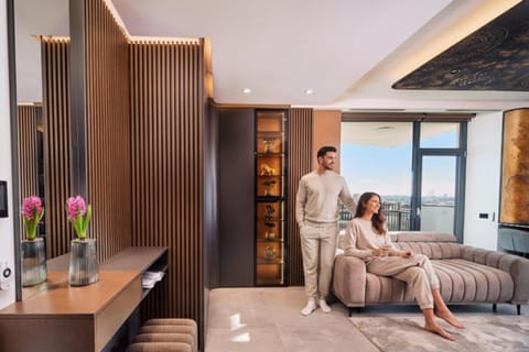 Living room, Seating area, Guests