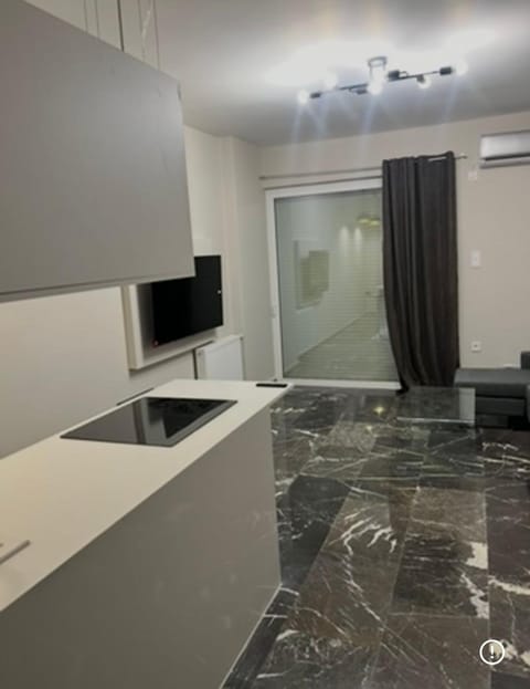 Communal lounge/ TV room, TV and multimedia, kitchen