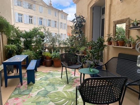 View (from property/room), Balcony/Terrace, Living room
