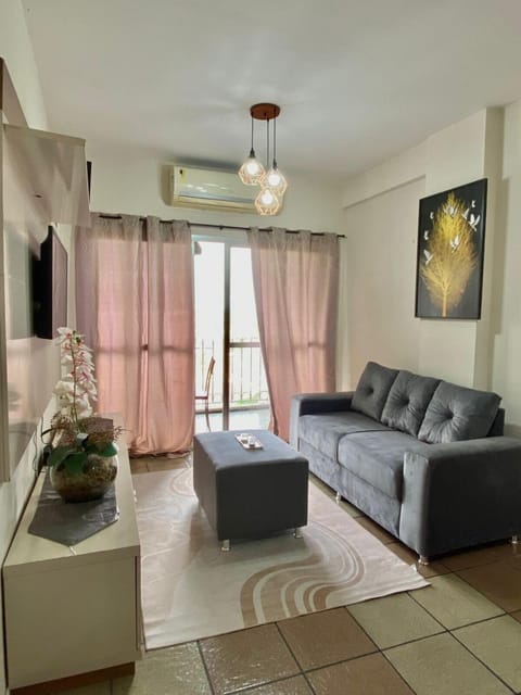 Communal lounge/ TV room, TV and multimedia, Living room, air conditioner