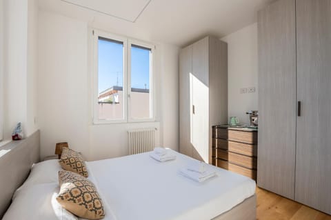 Bed, Bedroom, locker