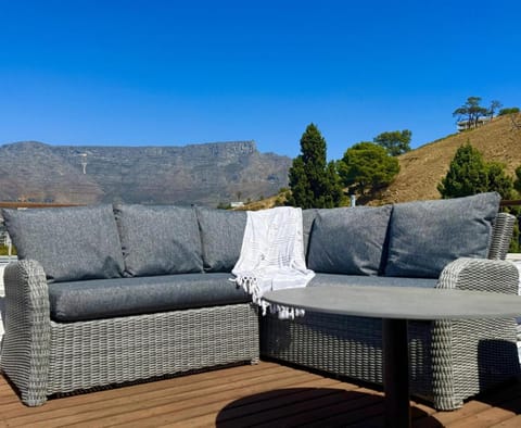 Day, Natural landscape, Seating area, Mountain view