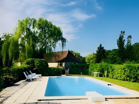 Property building, Swimming pool