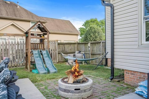 464 Beautiful home with Pool - great for kids House in Cedar Bluff