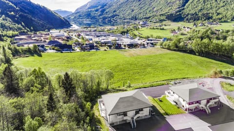 Property building, Nearby landmark, Day, Natural landscape, Bird's eye view, Mountain view