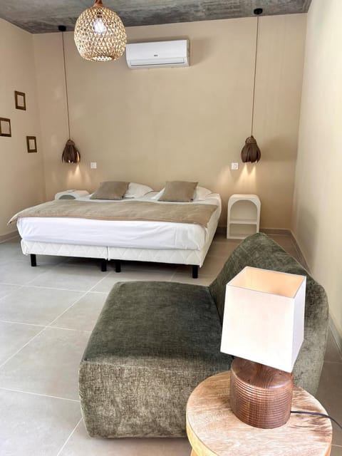 CASA M Peaceful haven with pool House in Les Abymes