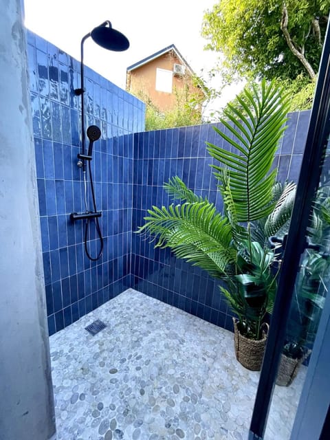 CASA M Peaceful haven with pool House in Les Abymes