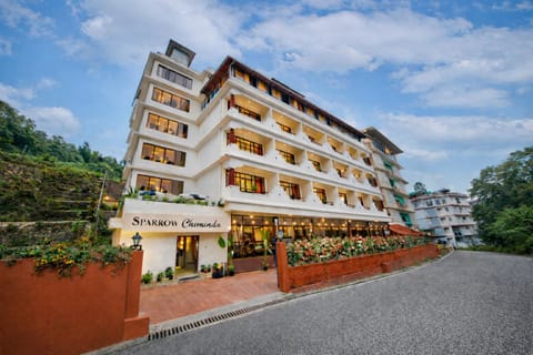 Property building, Day, Street view, Location