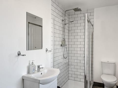 Large Townhouse at the Bridge - Town Centre House in Dingle