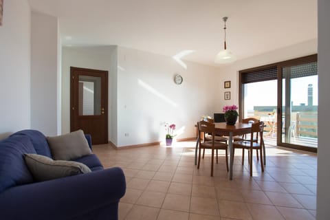 View (from property/room), Balcony/Terrace, Living room, Seating area, Dining area