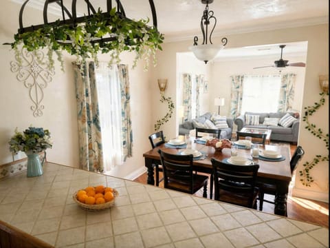 Living room, Dining area