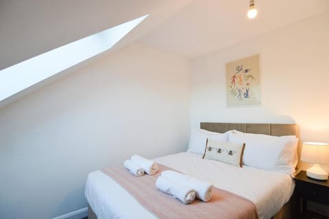 Stylish 1-Bedroom Loft Flat Apartment in Kirkcaldy