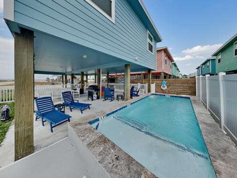 Property building, Patio, Day, Seating area, Swimming pool