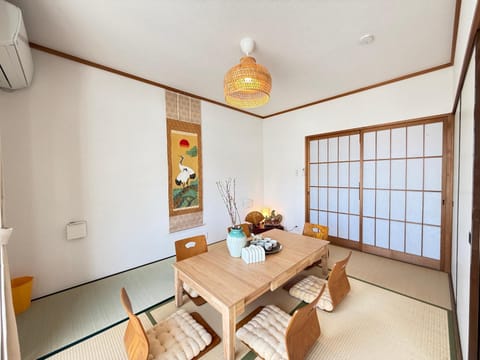 Living room, Dining area, air conditioner