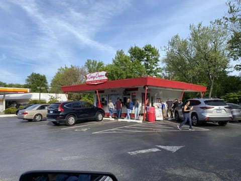 5BR Fully Fenced with 2 Living Rooms Family Ready Near Naval Base House in Illinois