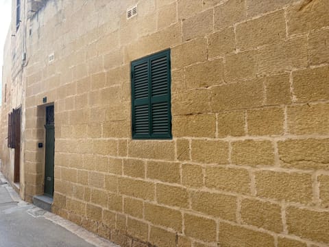 Facade/entrance, Day