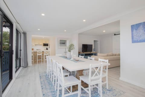 Dining area, pet friendly