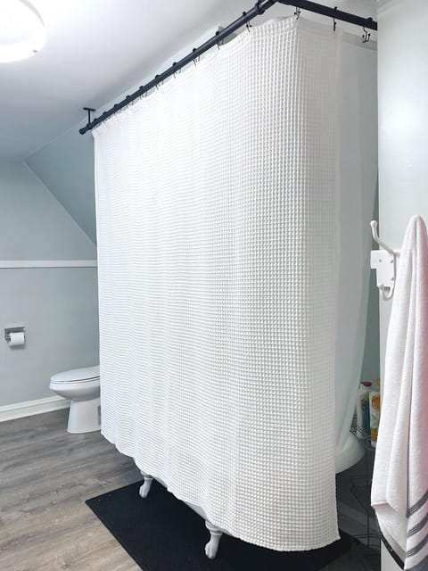 3rd Floor Retreat Near Cleveland Clinic & Downtown Apartment in Shaker Heights