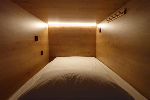 Joaquin Sorolla Pod Hostel Capsule hotel in Valencia