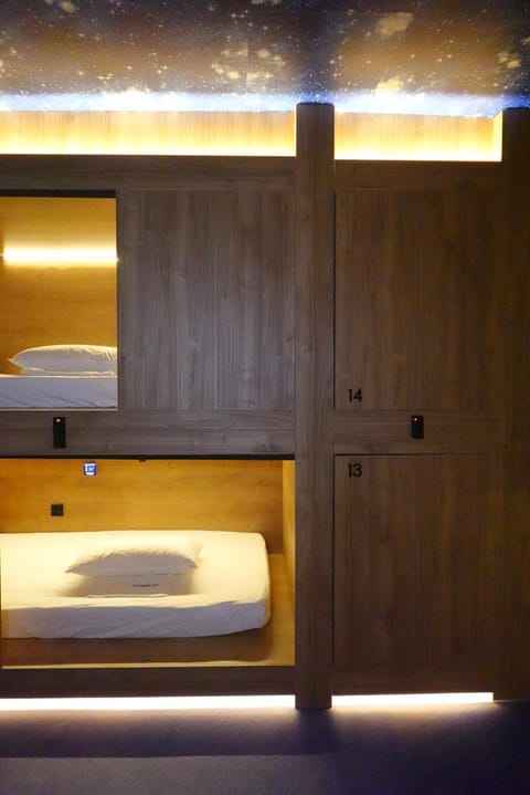 Joaquin Sorolla Pod Hostel Capsule hotel in Valencia