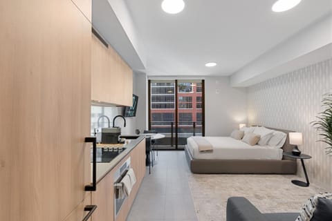 Bed, TV and multimedia, Kitchen or kitchenette, Seating area
