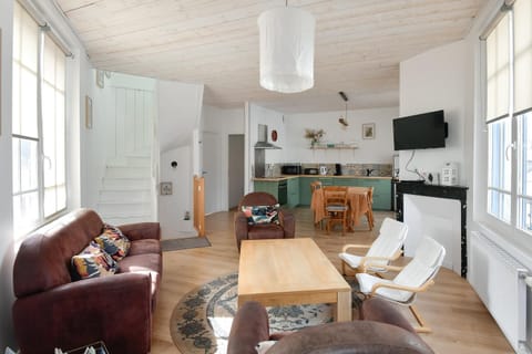 Property building, Living room
