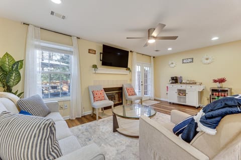 Great for Families! Quiet Auburn Getaway with Deck House in Auburn