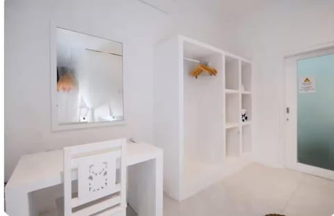 Tropical 6BR Villa - Steps from Canggu Beach Villa in North Kuta