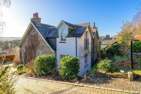 Killiegowan Self-Catering Holiday Home in Aberdeen House in Aberdeen