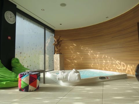 Hot Tub, Spa and wellness centre/facilities