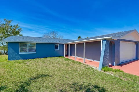 Lakefront Anglers Oasis in Holiday! 8 Mi to Beach House in Holiday