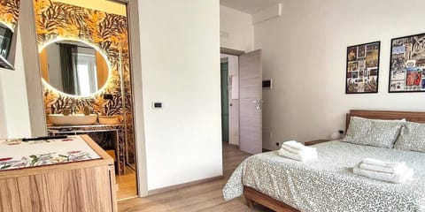 Bed, Bathroom, Bedroom