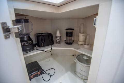 5 Star Luxury with Private Pool and Cozy Firepit House in Yuma