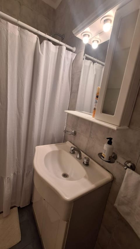 Shower, Bathroom, towels