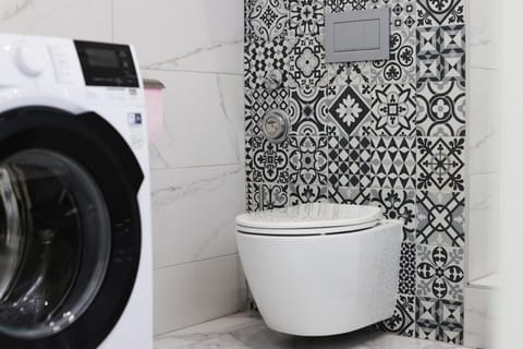 5 mins to Basel - Free Parking - Fully Renovated Apartment in Weil am Rhein