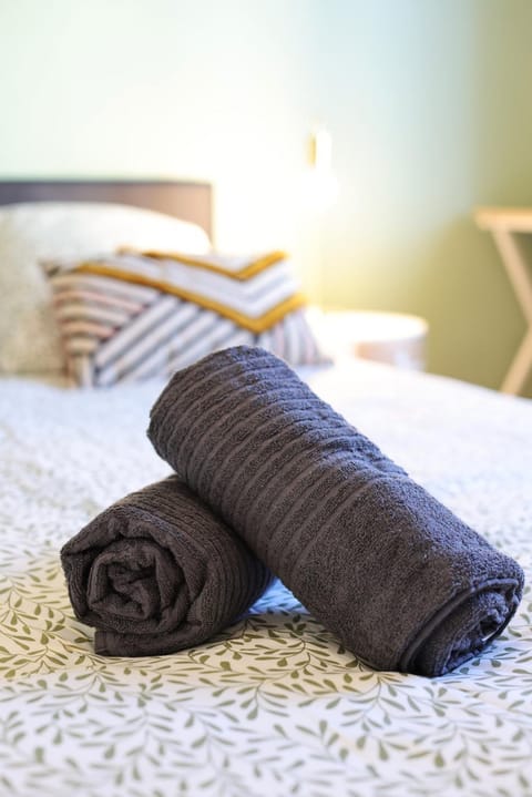 5 mins to Basel - Free Parking - Fully Renovated Apartment in Weil am Rhein