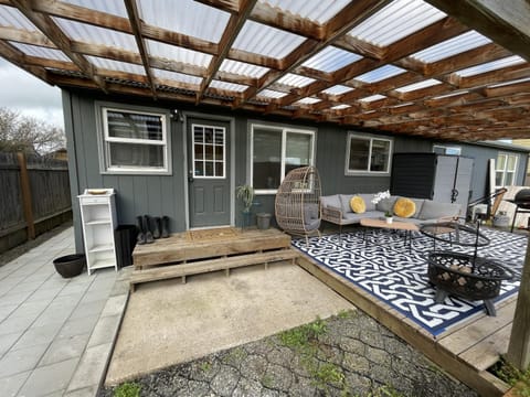 Patio, Facade/entrance