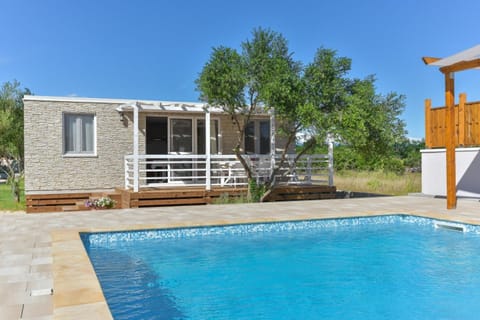 Facade/entrance, Swimming pool