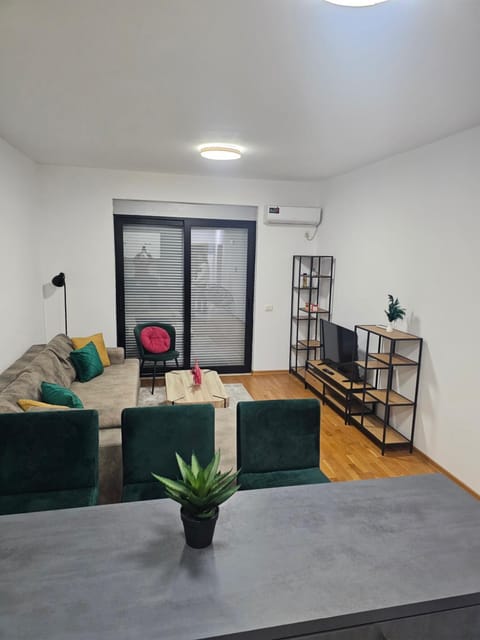 Bed, Living room, Seating area