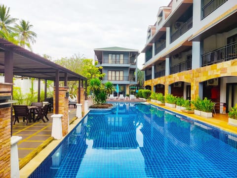 Property building, Swimming pool
