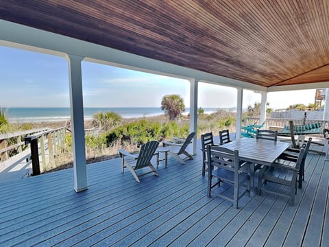 Patio, Day, Balcony/Terrace, Seating area, Dining area, Sea view