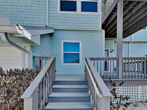 Morning Glory by Distinctive Beach Rentals House in Crescent Beach